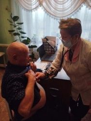 Передвижной ФАП Раевской ЦРБ с бригадой медицинских работников посетил д.Уразметово