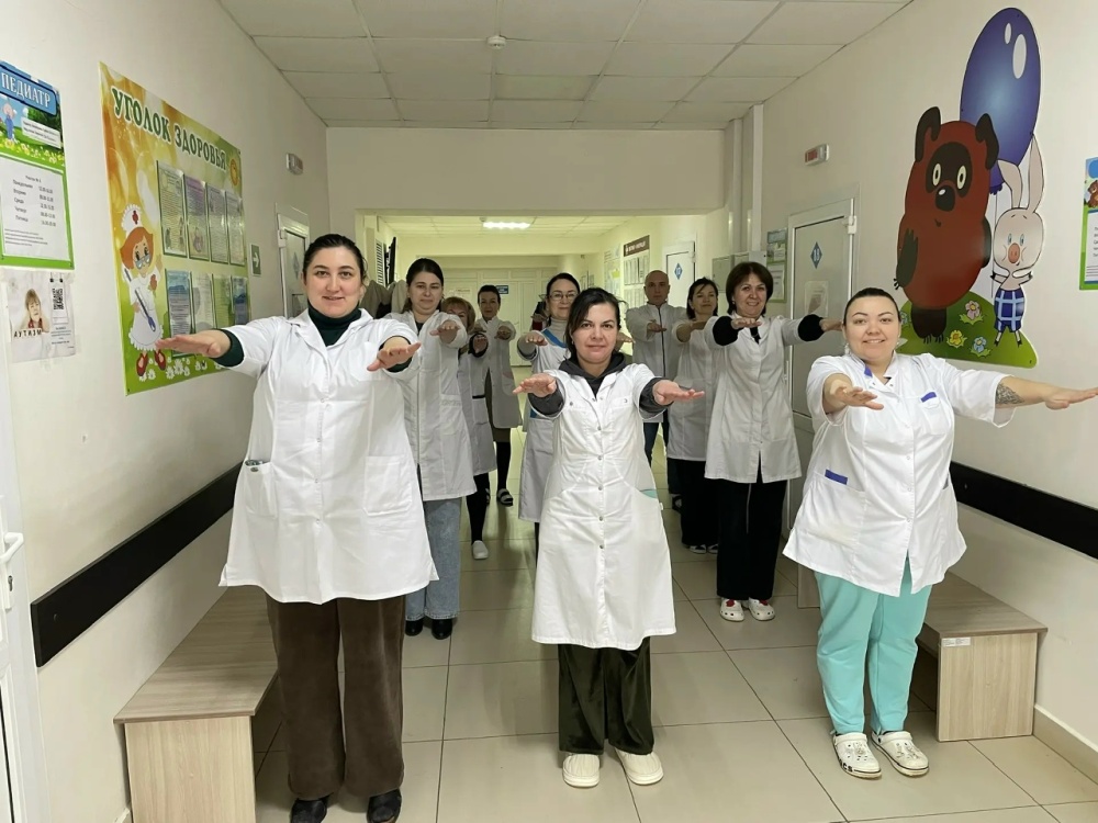 ХОЧЕШЬ БЫТЬ ЗДОРОВЫМ - НАЧНИ УТРО С ЗАРЯДКИ!