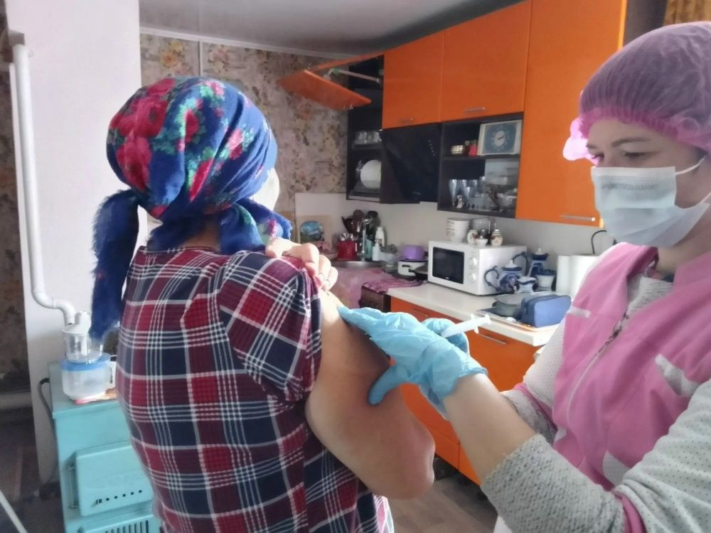 Раевская ЦРБ пиглашает всех жителей Альшеевского района сделать прививку и дать стойкий отпор гриппу!