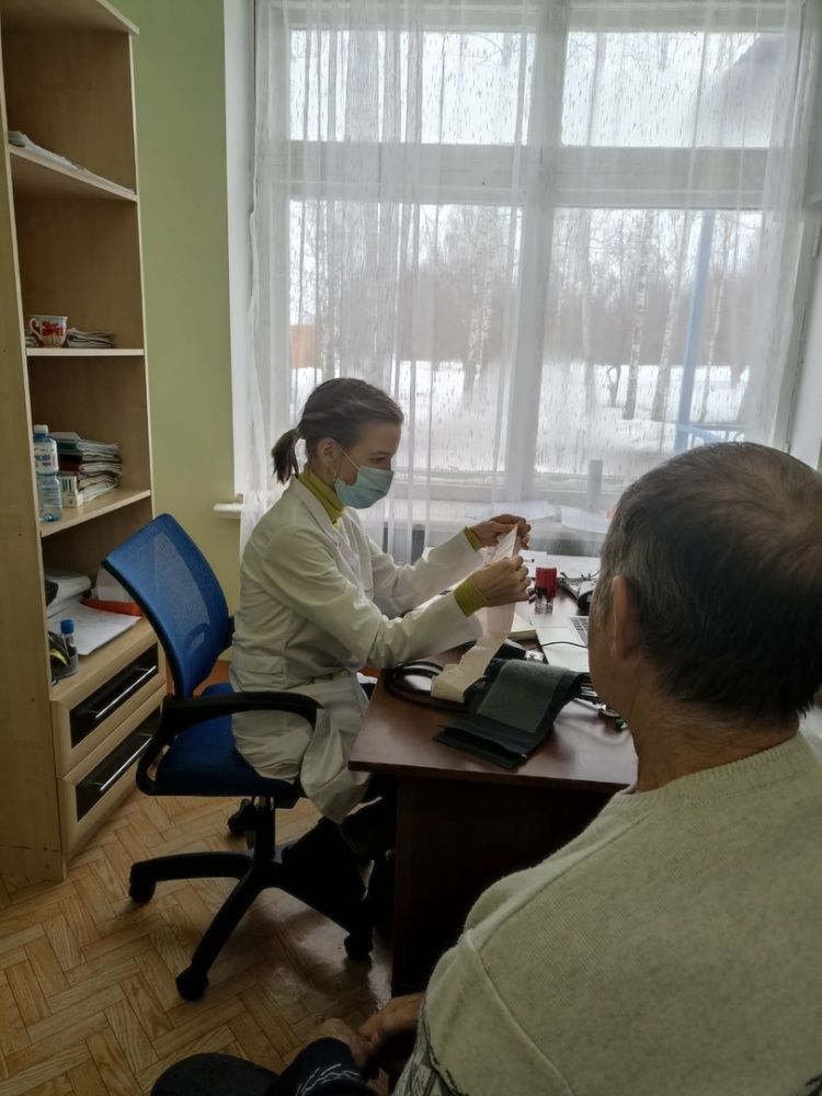Врач-терапевт участковый Юлия Кудрявцева провела осмотр населения села Абдрашитово